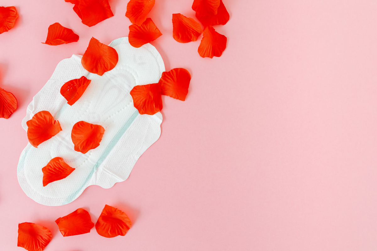 Cor e fluxo diferentes na menstruação podem indicar doenças?