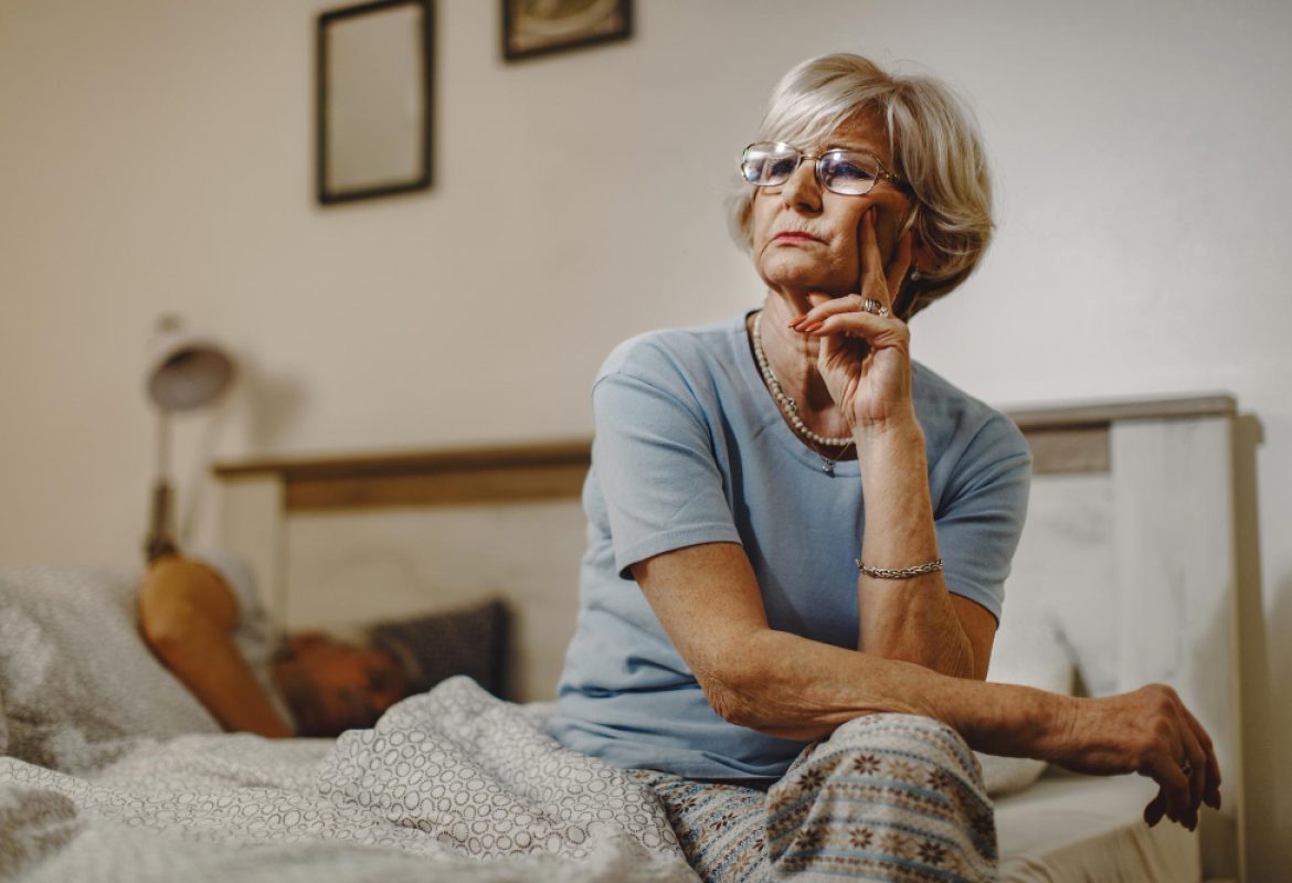 Mitos e verdades sobre a menopausa, incluindo dicas para lidar com sintomas como fogachos e alterações de humor